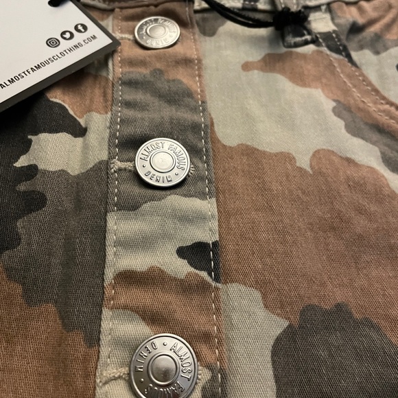 Almost Famous Womenβs A-Line Mini Skirt Size 3 NWT - Picture 9 of 10